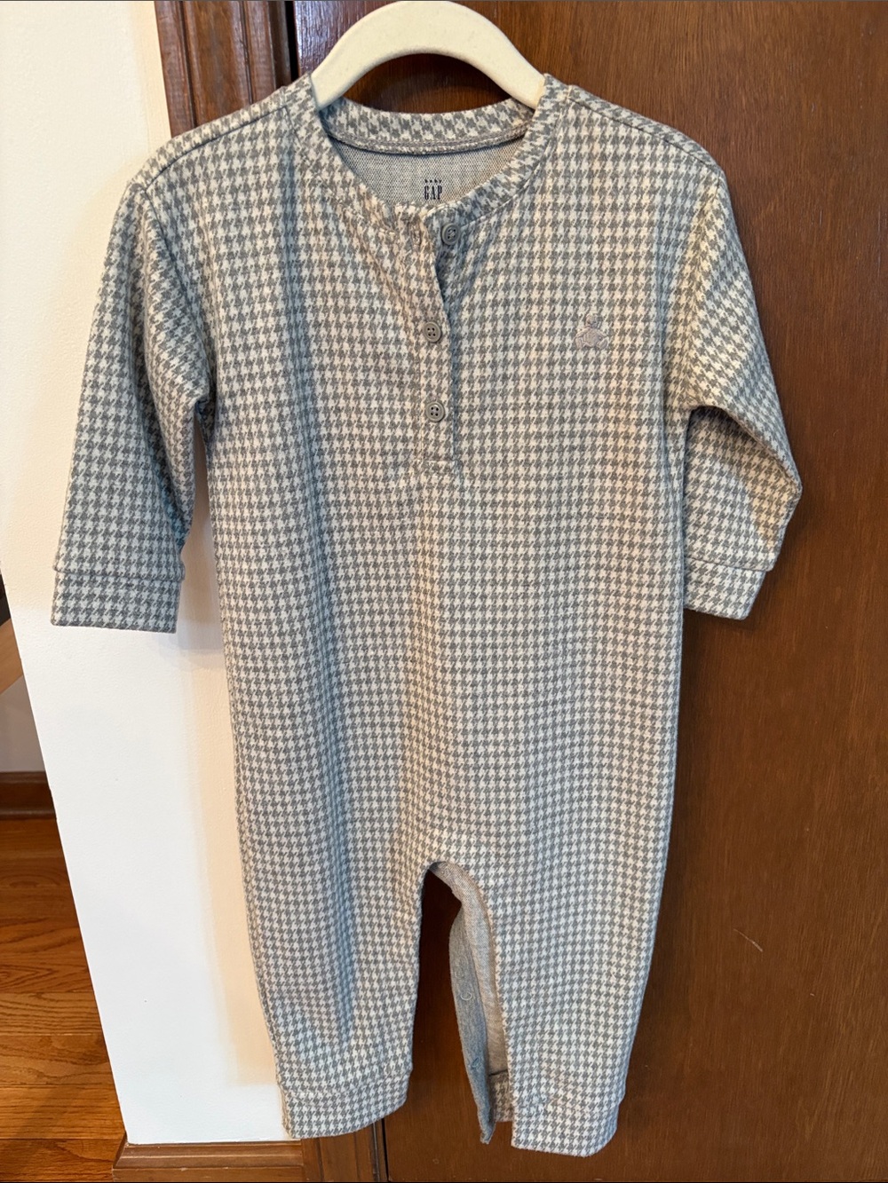GAP Gray Houndstooth Long-Sleeve One-Piece